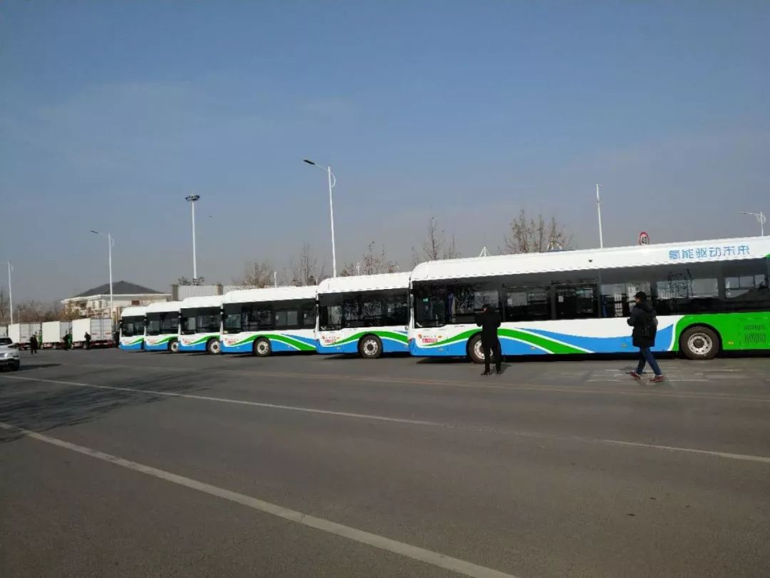 2018燃料（liào）電池汽車的奔跑（pǎo）與綻放