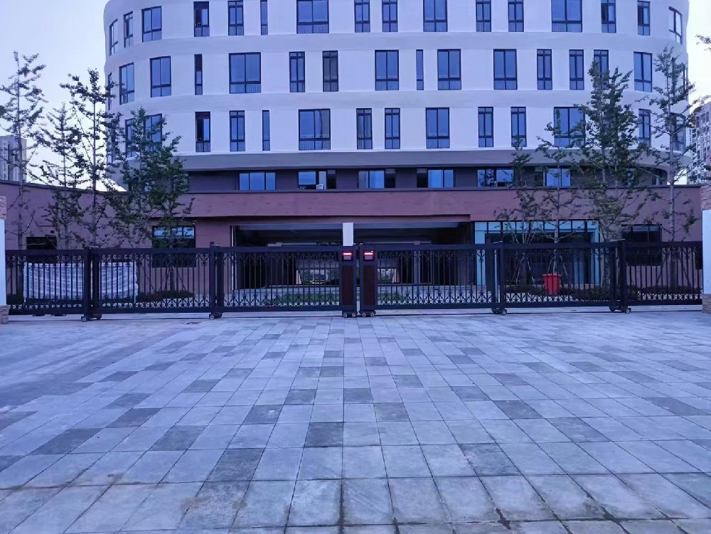 昆山鹿城（chéng）路小學